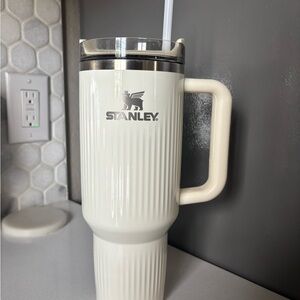Stanley Cream Travel Mug 40 oz